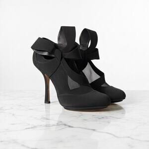 Oscar de la Renta Black Satin Ankle Booties 37